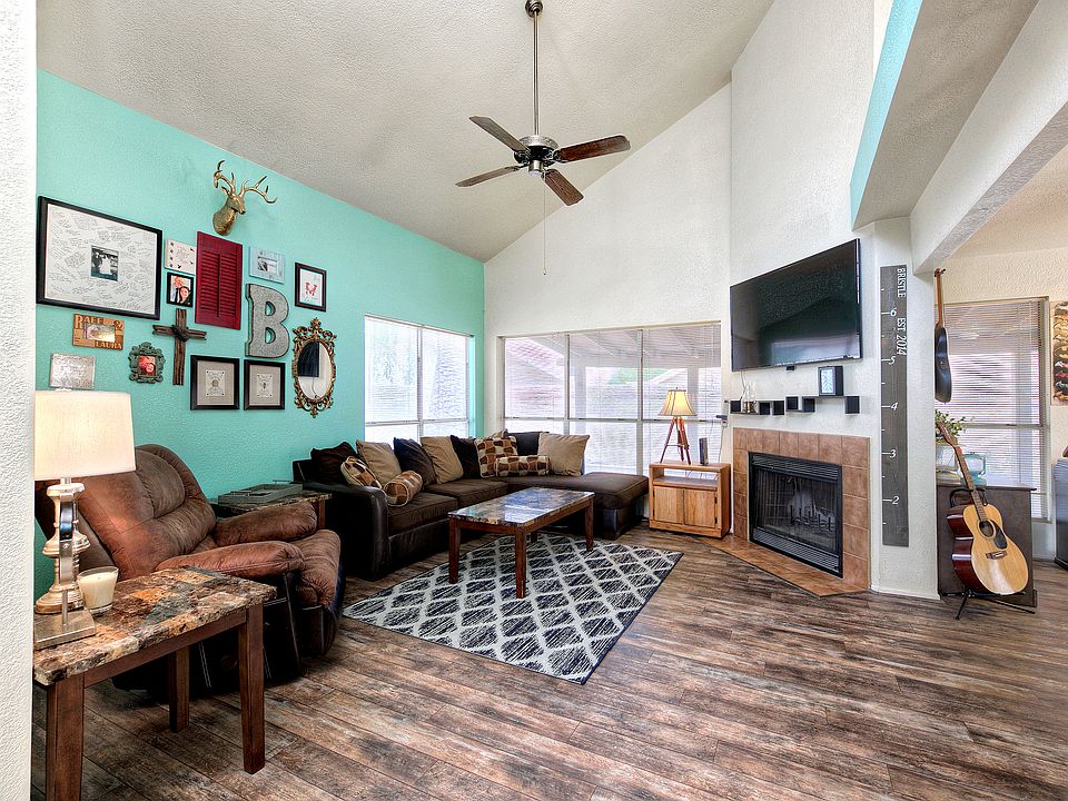 1st image of 433 E Taro Ln
