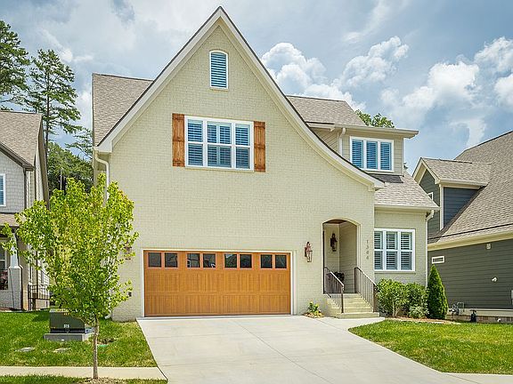 3rd image of 1344 Carrington Way