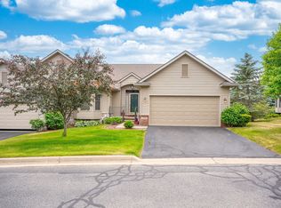 6146 Green Ash Dr, Brighton, MI