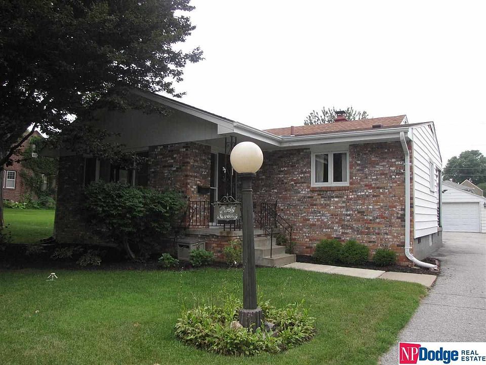 1st image of 3070 S 42nd St