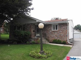 3070 S 42nd St, Omaha, NE 68105
