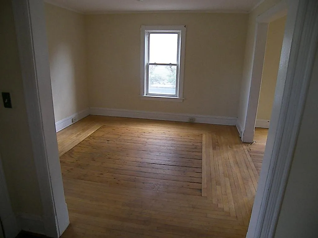 7 bed, $6,825 — Photo 4