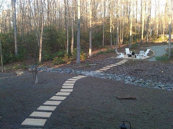 Walkway to outdoor seatin