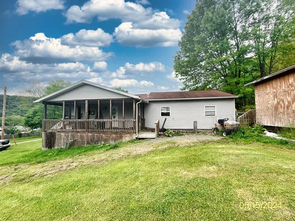 707 Chestnut St, Reno, PA 16343