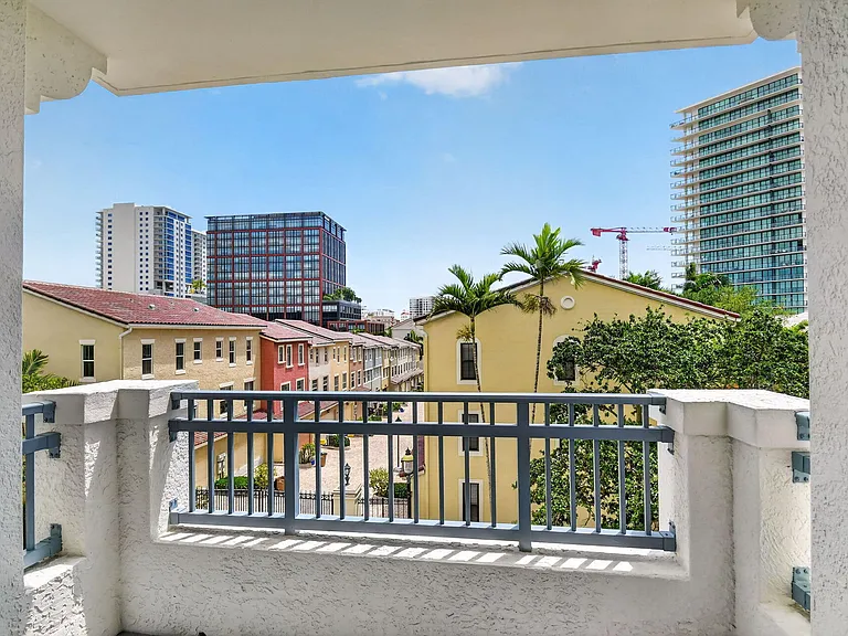 403 S Sapodilla Ave #307 — Photo 15