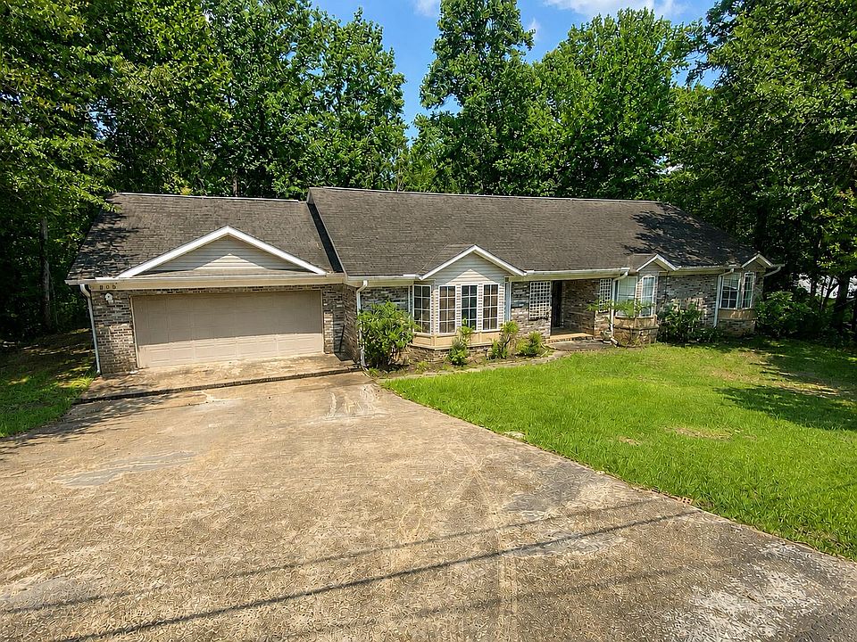 1st image of 409 Willow Rd