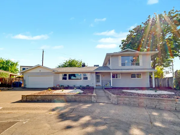 1005 Grissom Ct, Redding, CA 96002