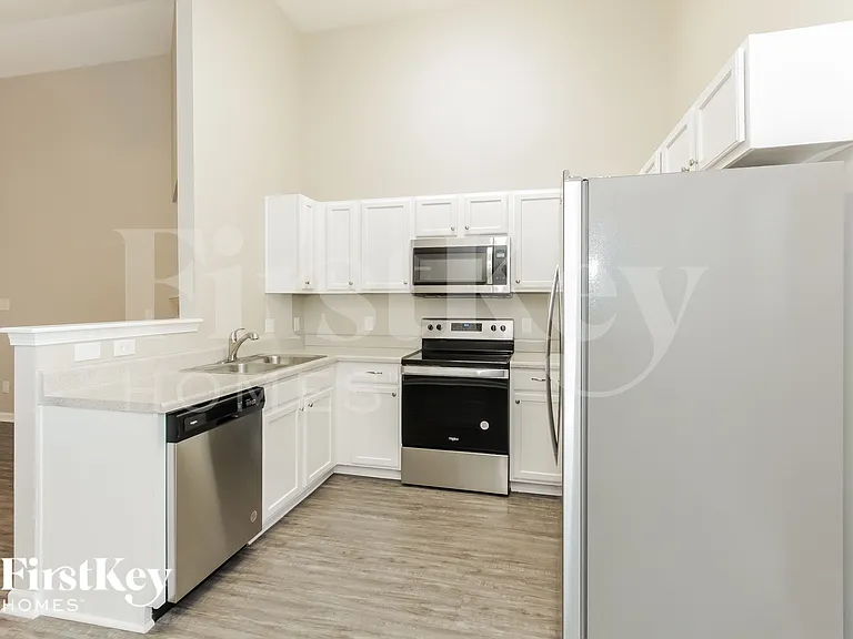 7307 Woodbourne Ln — Photo 7
