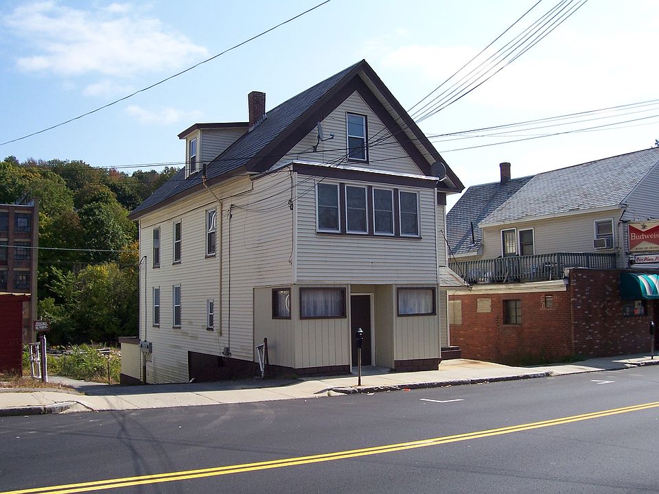 2nd image of 122 Main St
