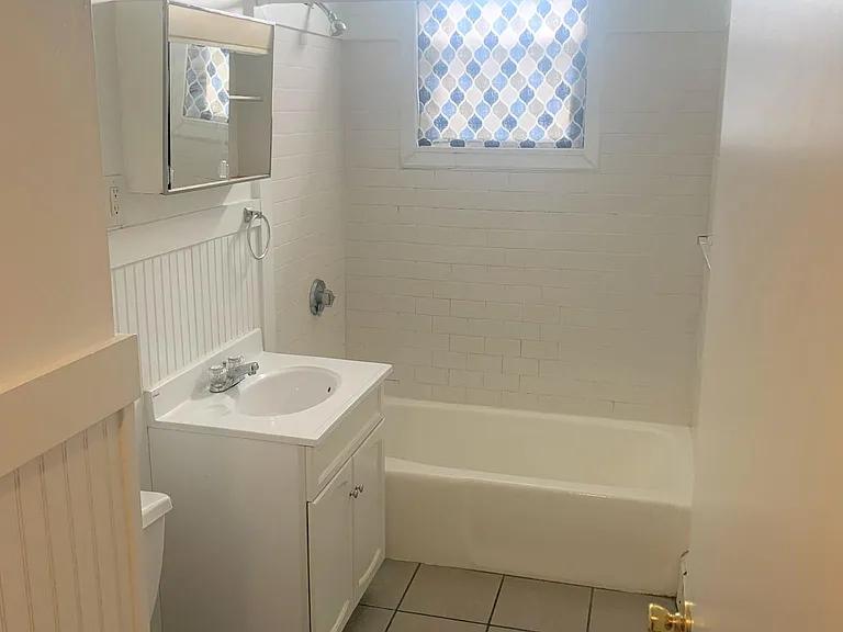 37 Davis Sq — Photo 6