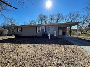 64 Green St, Scottsboro, AL 35769