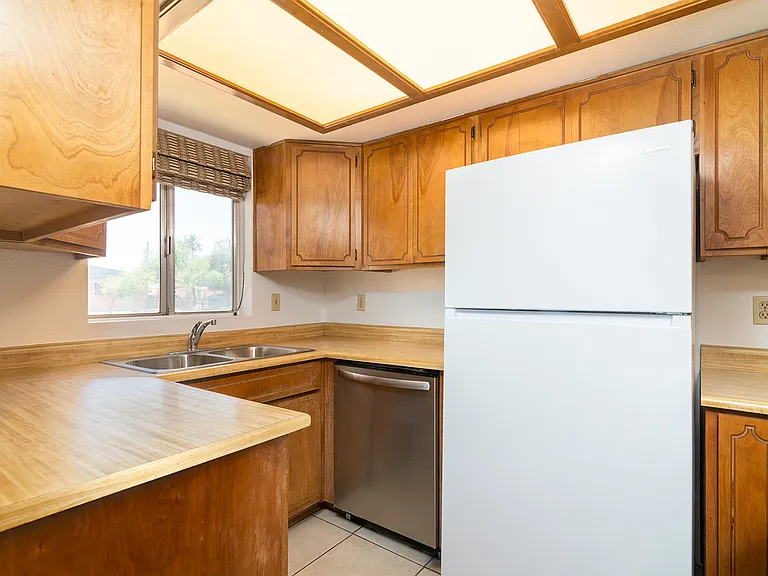 950 W Erie St #7 — Photo 11