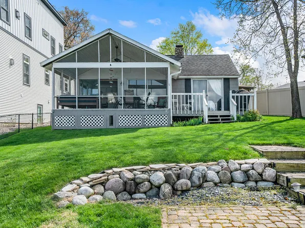 23848 Brady St, Edwardsburg, MI 49112