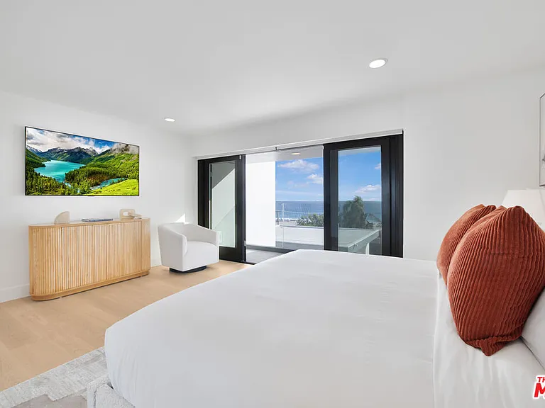 30020 Morning View Dr — Photo 55
