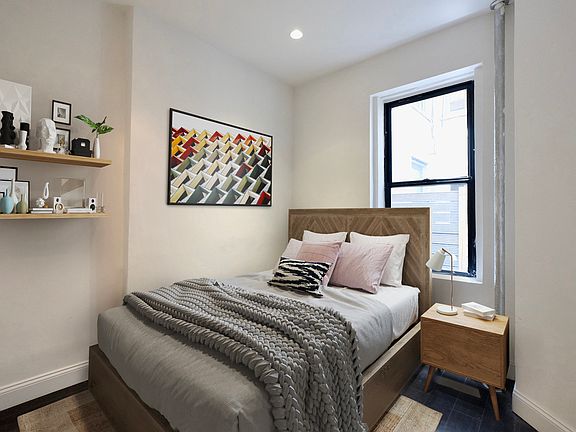 5th image of 23 E 109th St APT 2E