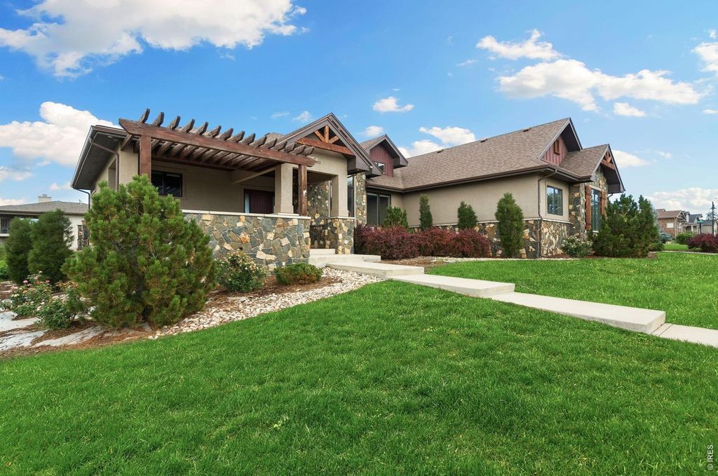 2882 Thunderview Dr