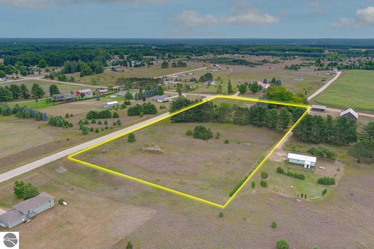 8280 Kingsley Rd, Kingsley, MI 49649 Zillow