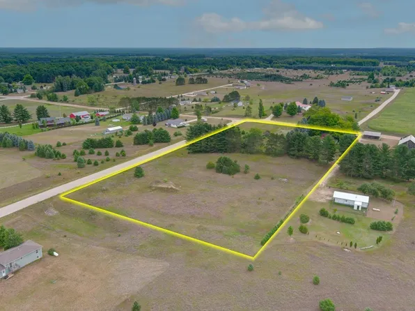 8280 Kingsley Rd, Kingsley, MI 49649