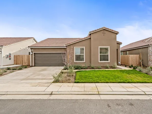 1098 Granite Dr W, Madera, CA 93636