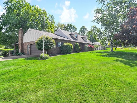 3rd image of 2560 Wedgewood Dr