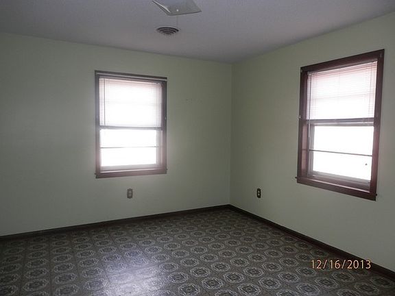 4th image of 1109 Normandy Ln