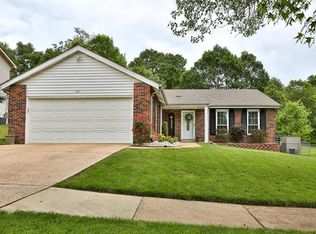 1211 Summit Meadows Dr, Fenton, MO 63026
