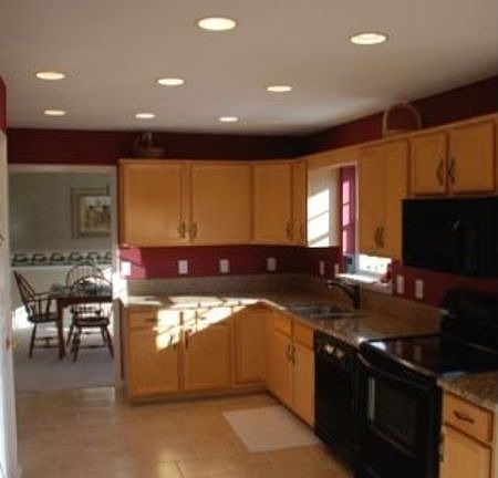 3rd image of 5059 Orchard Park Dr