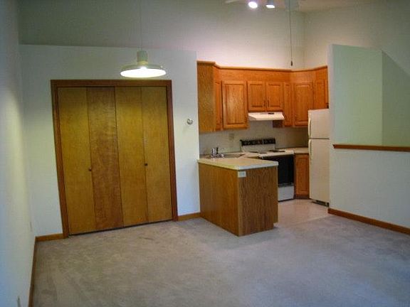 Living area / kitchen