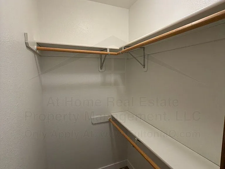 469471 Law Ct — Photo 14