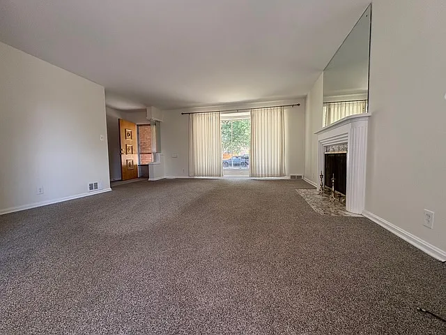 2 bed, 1300 sqft, $1,850 — Photo 2