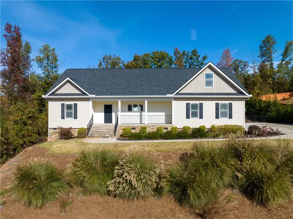 706 Rocky Ridge Cir, Seneca, SC 29672