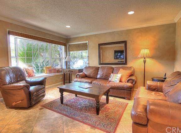 3rd image of 252 Robinhood Ln