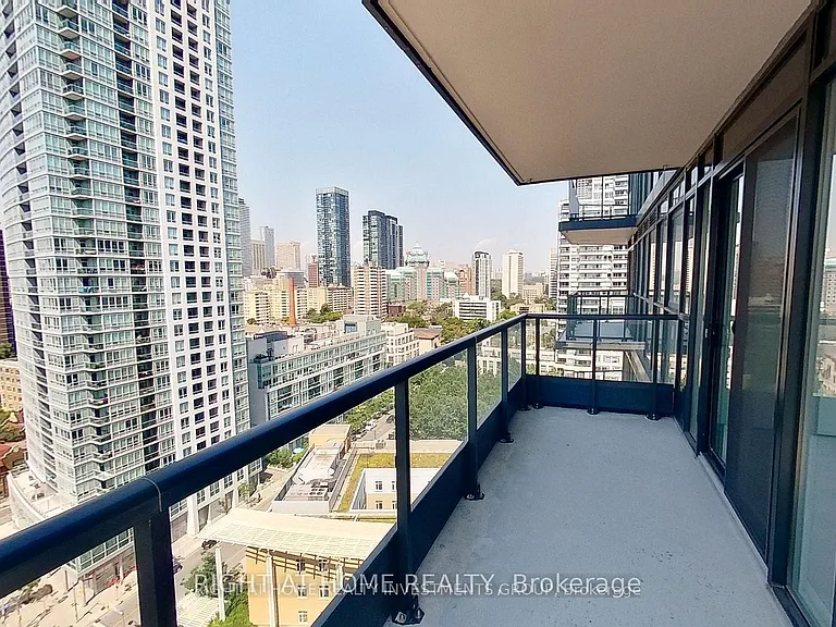 159 Wellesley St E #1408 — Photo 20