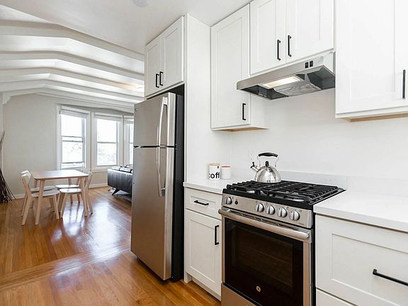 4th image of 1803 Gough St #506