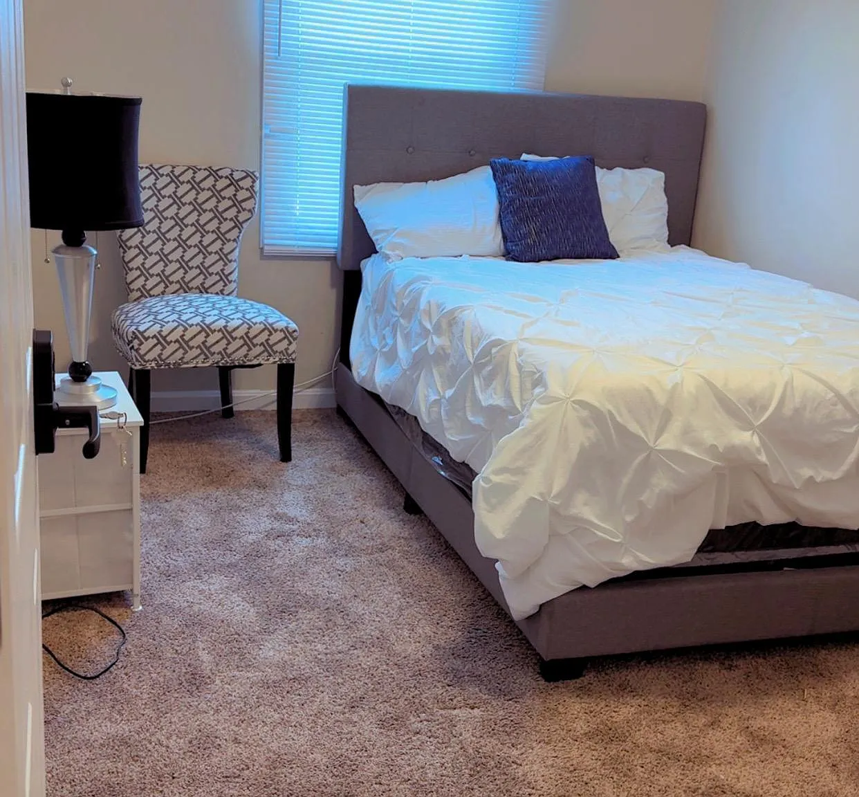 3 bed, 2.0 bath, 2000 sqft, $1,403 — Photo 1