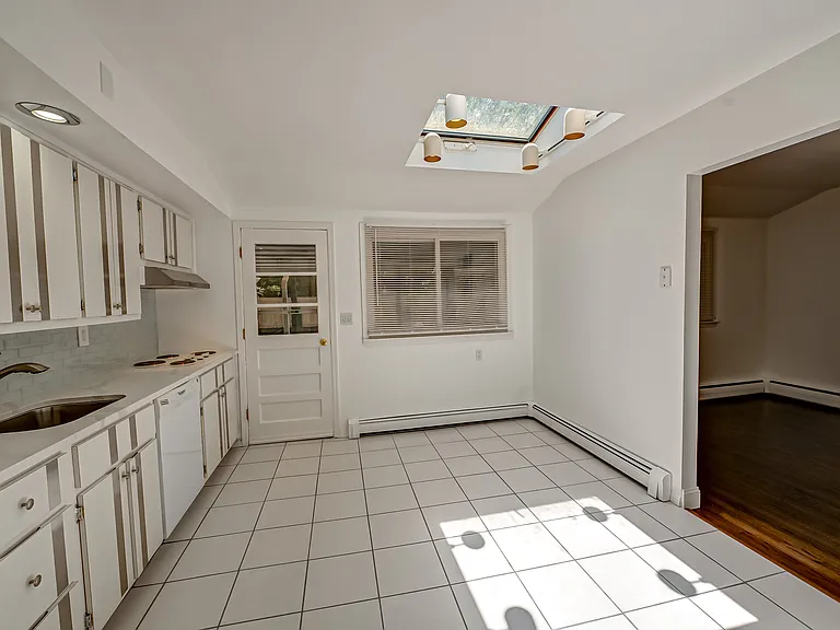 26 Valleywood Rd — Photo 7
