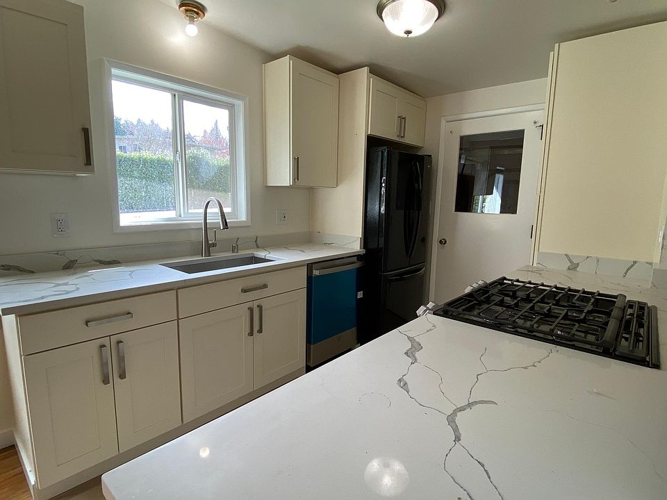 1st image of 429 166th Ave SE
