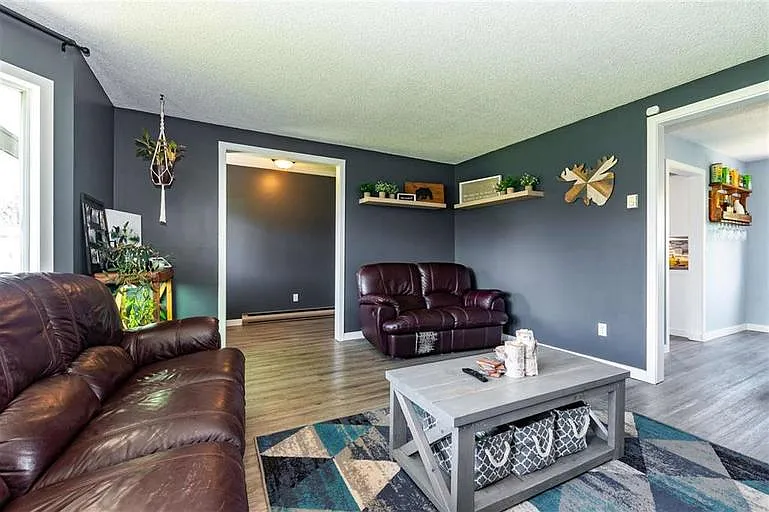 Photo 2 of 11 - 9160 Armitage St #1A - Chilliwack, BC Building Photo - 9160 Armitage St #1A