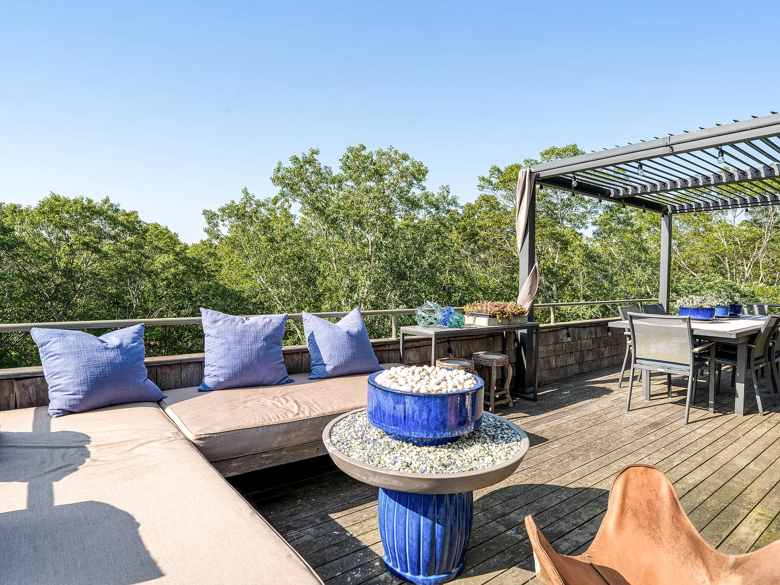 Exceedingly Stylish, Dreamy Outdoor Spaces, Year Round Rental — Photo 2