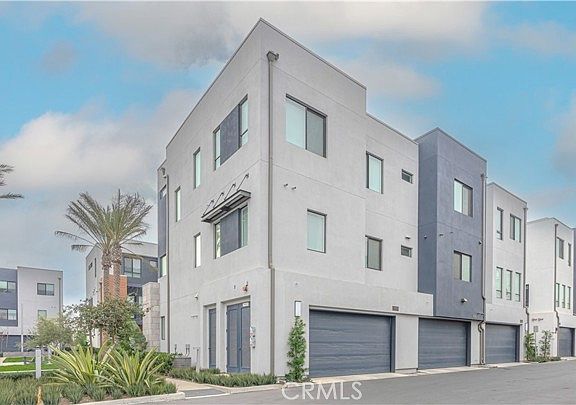 3rd image of 2190 Skylar Pl