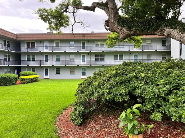 333 Lake Howard Dr NW APT 202C, Winter Haven, FL 33880