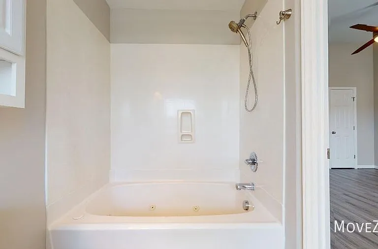 2121 Piney Brook Rd #104 — Photo 27