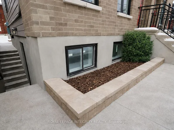 9B Gwynne Ave, Ottawa, ON K1Y 1X1