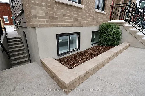 9 B Gwynne Ave S Photo 1