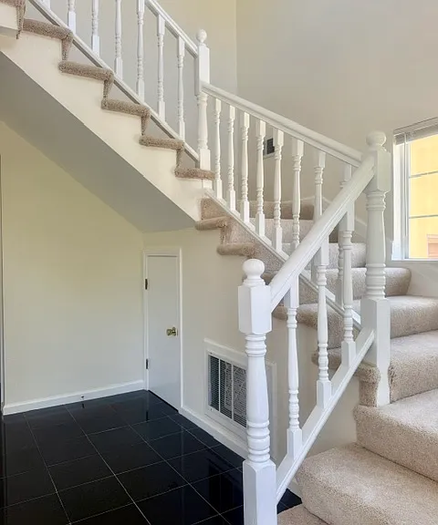 712 Prospect Row — Photo 5