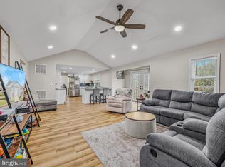 273 Potomac St, Paw Paw, WV 25434