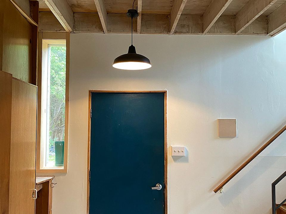2nd image of 83 Stevens Ln