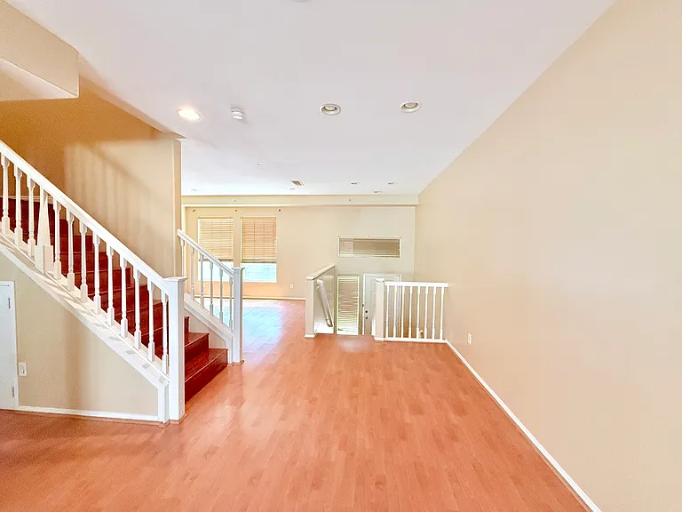 25911 Sandstone Ln — Photo 3