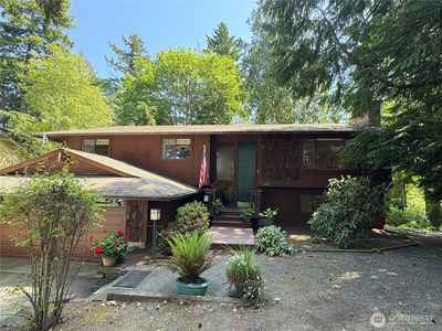 820 Cherry Avenue NE, Bainbridge Island, WA, 98110