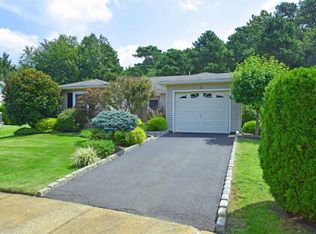 5 Whitney Ct, Brick, NJ 08724